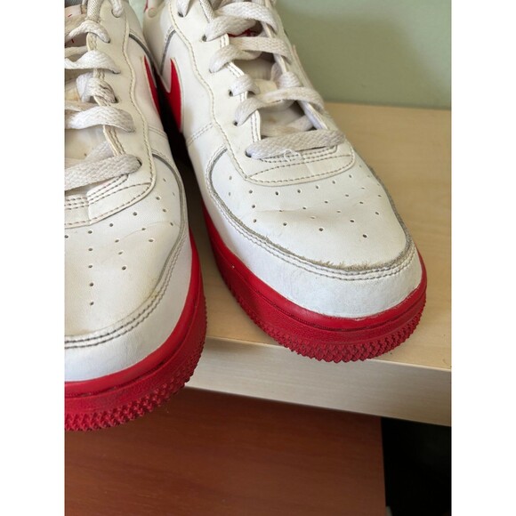 Nike Kids Sneakers Red and White - Picture 7 of 10